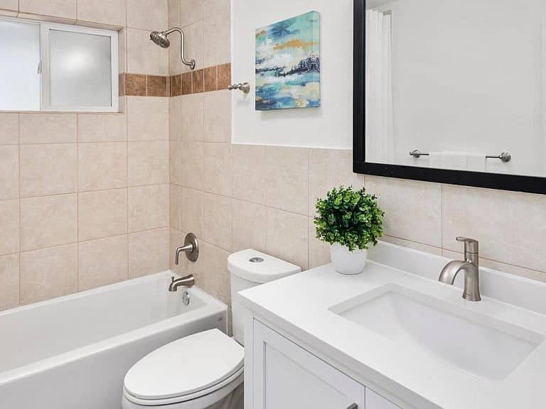 Tacoma House: 625 S 92nd St