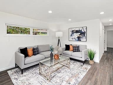 Tacoma House: 625 S 92nd St