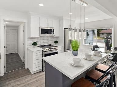 Tacoma House: 625 S 92nd St