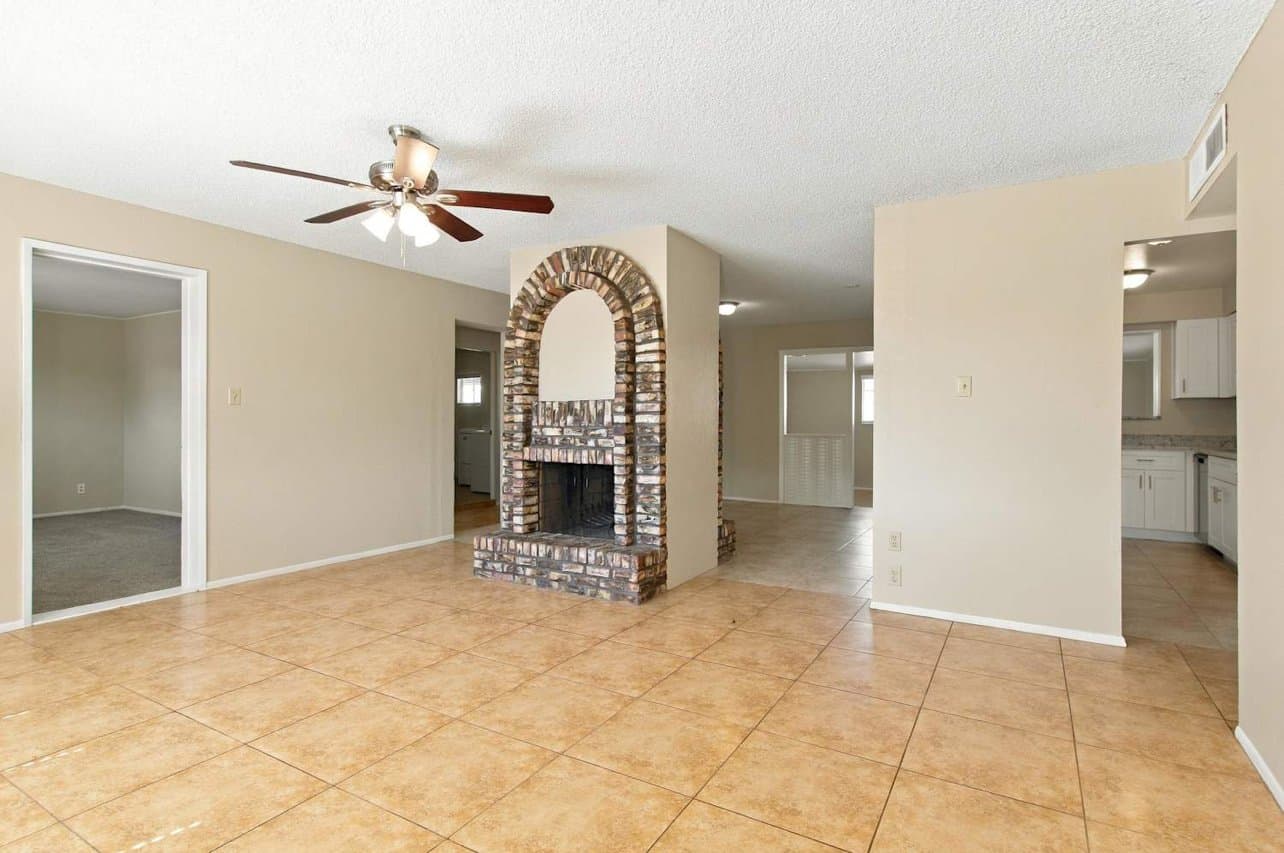 Phoenix House: 5958 W Hazelwood St