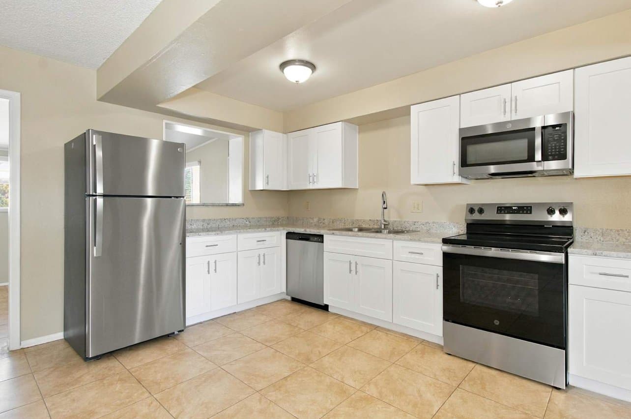Phoenix House: 5958 W Hazelwood St