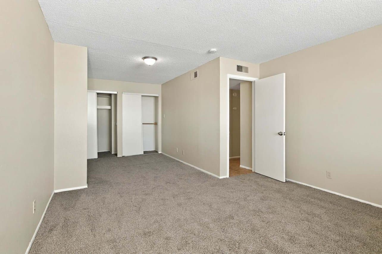 Phoenix House: 5958 W Hazelwood St
