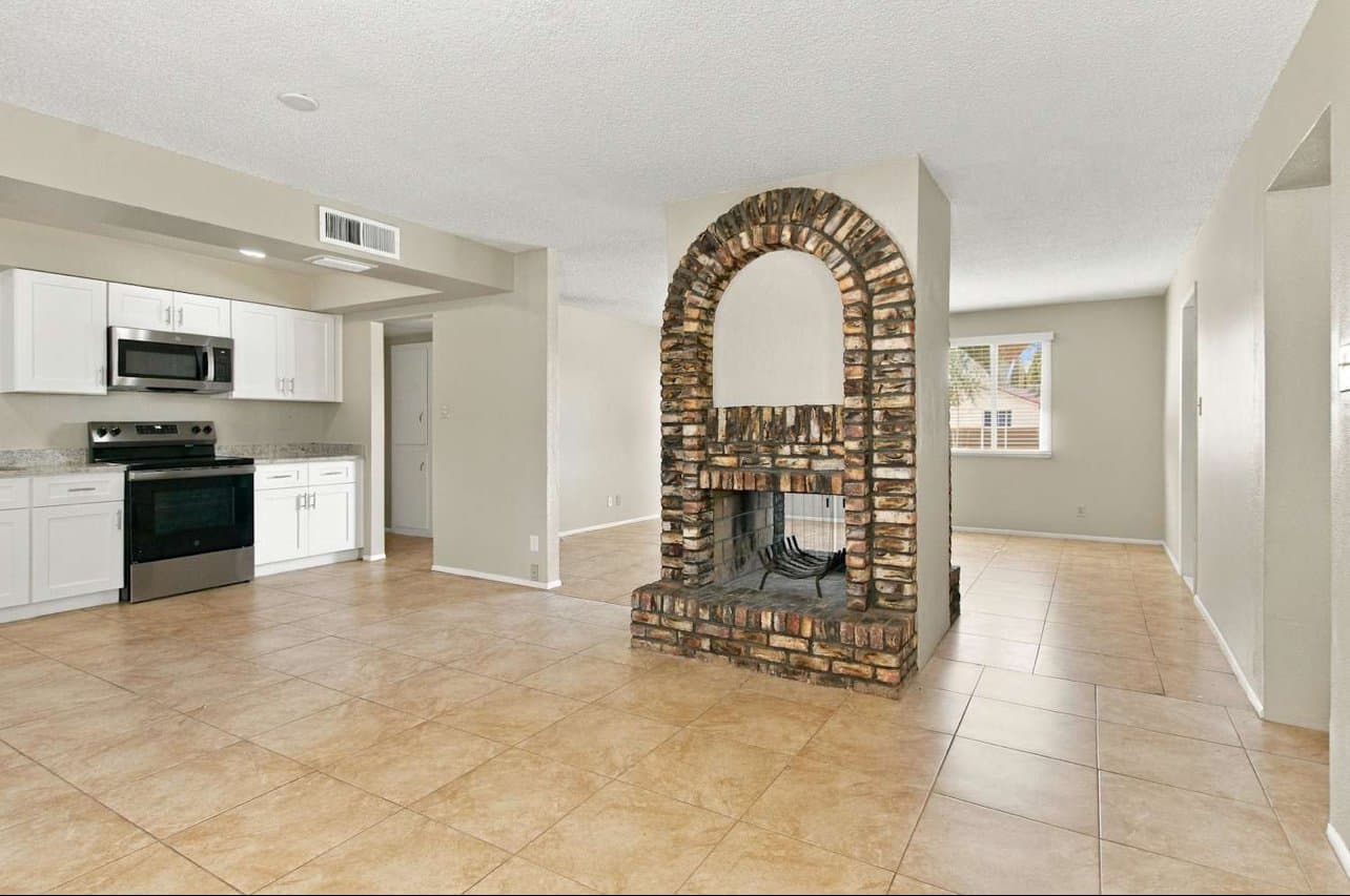 Phoenix House: 5958 W Hazelwood St