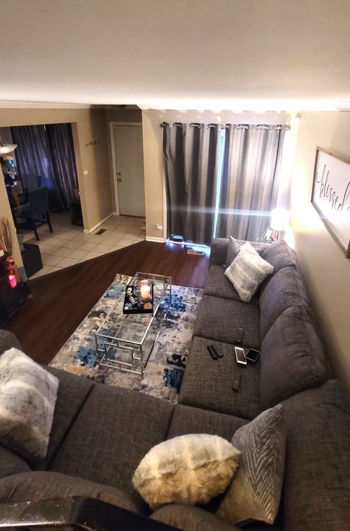 Country Club Hills Townhome: 2295 Windsor Ln