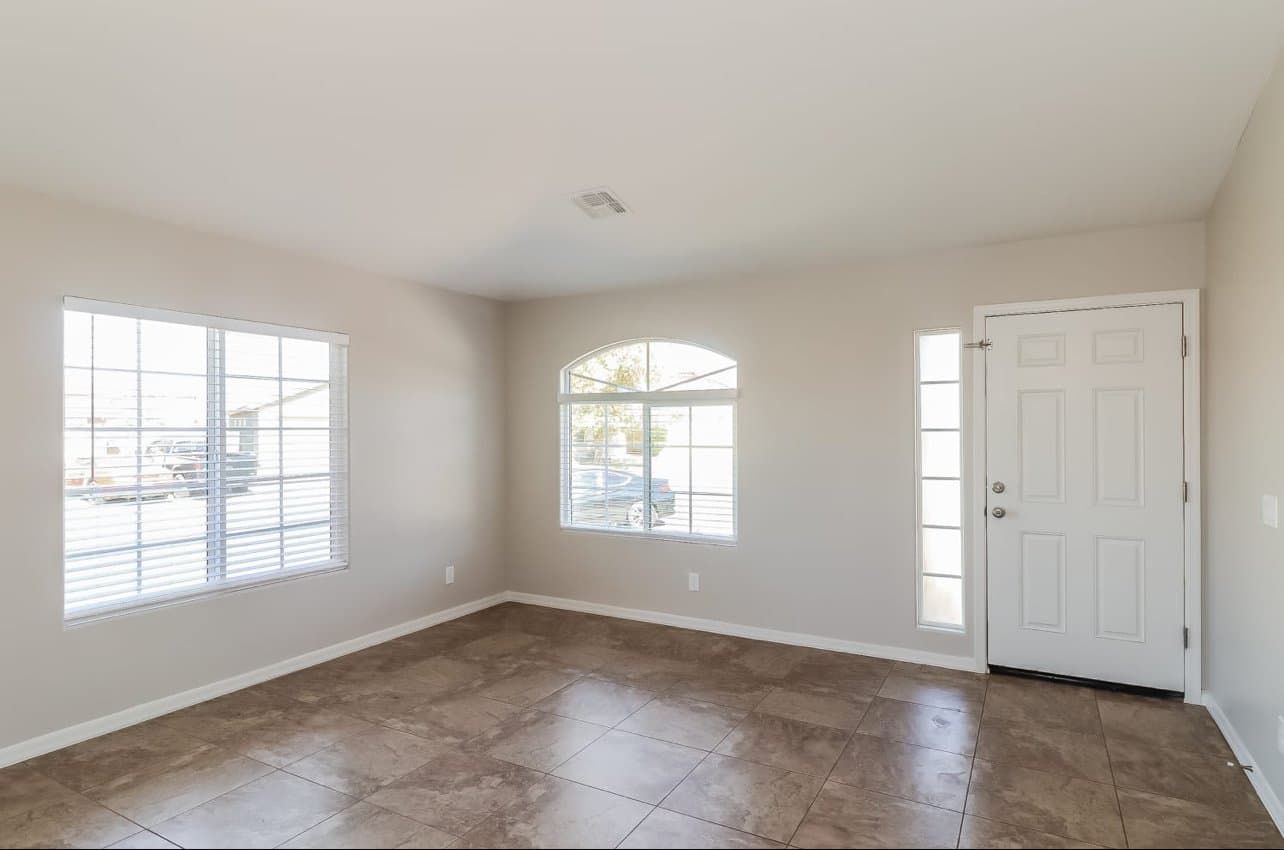 Phoenix Townhome: 5726 S 27th Dr