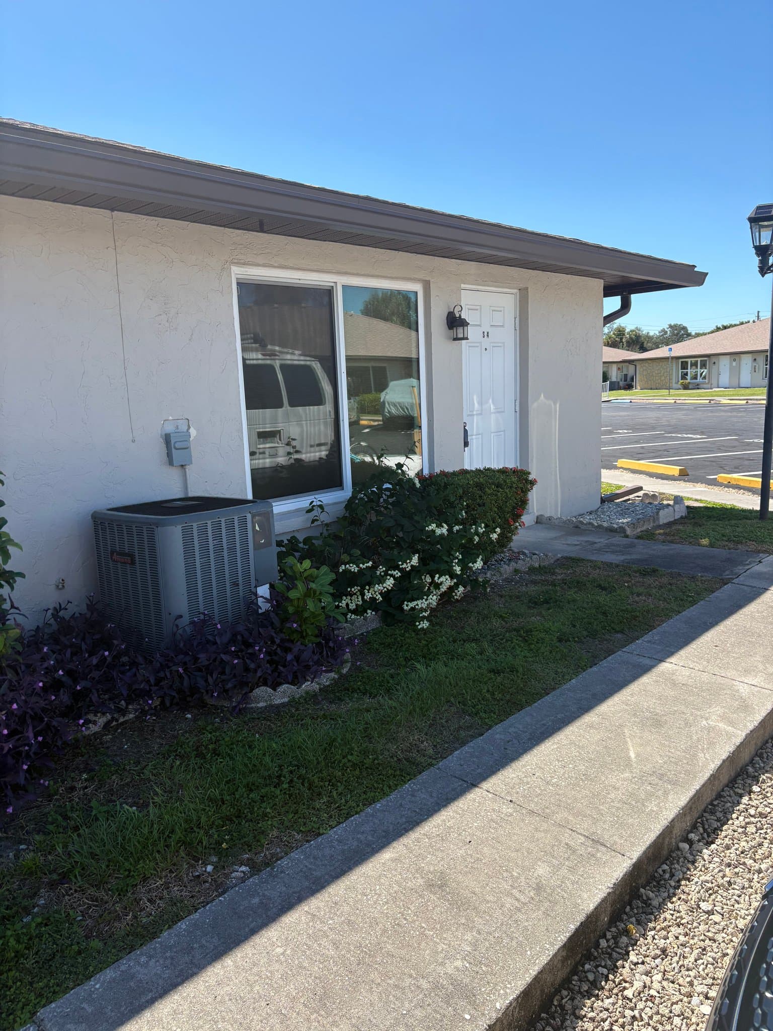Port Charlotte House: 21150 Gertrude Ave