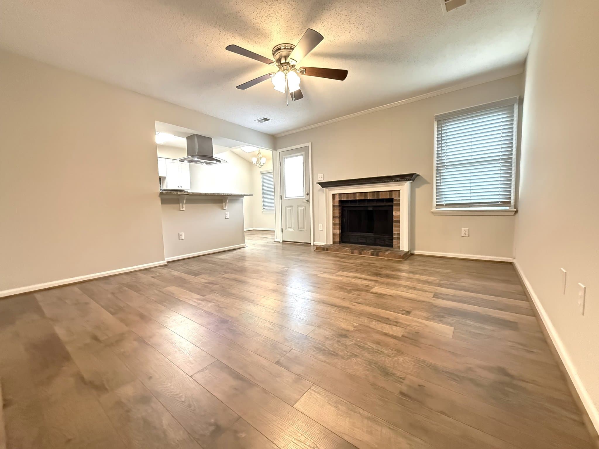 Virginia Beach House: 205 Dalebrook Dr