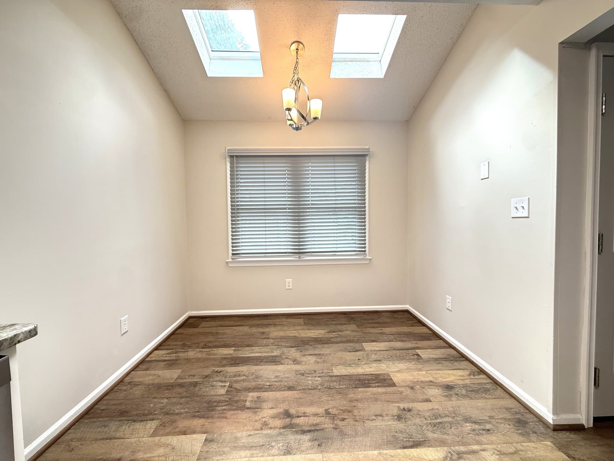 Virginia Beach House: 205 Dalebrook Dr