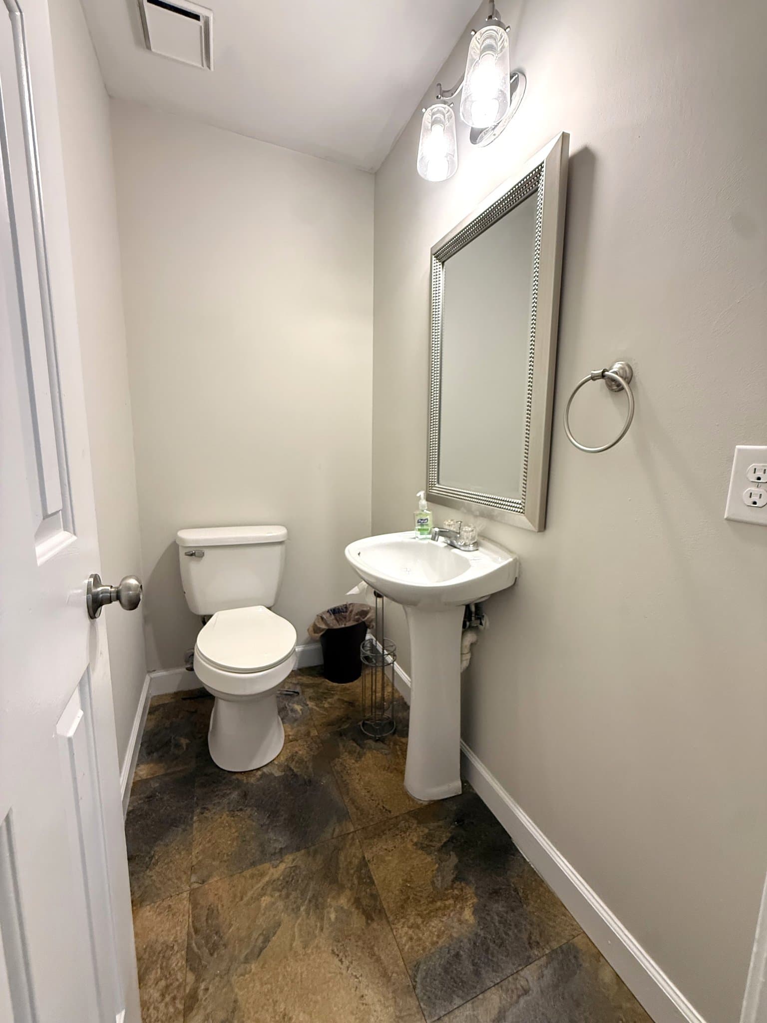 Virginia Beach House: 205 Dalebrook Dr