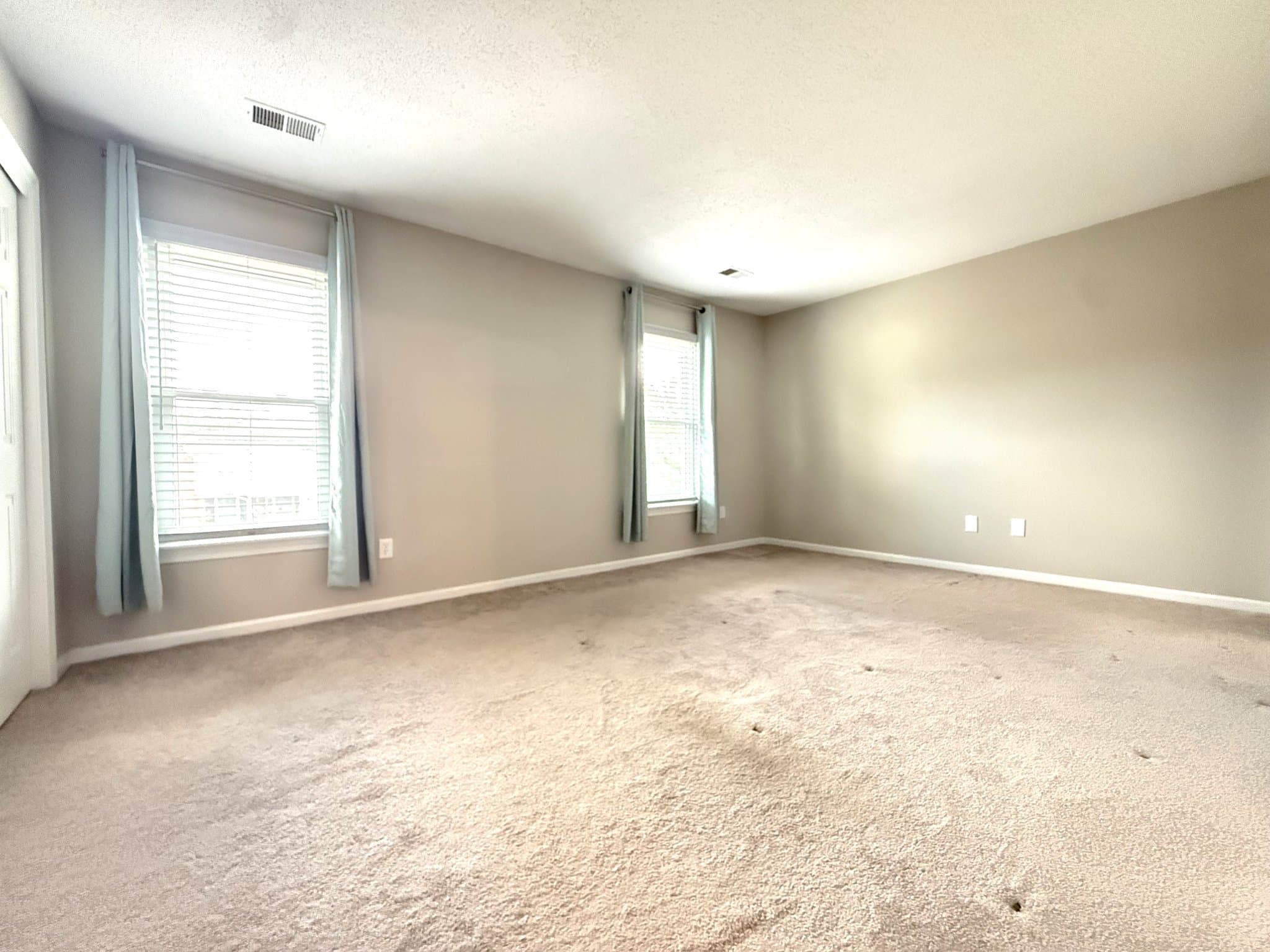 Virginia Beach House: 205 Dalebrook Dr