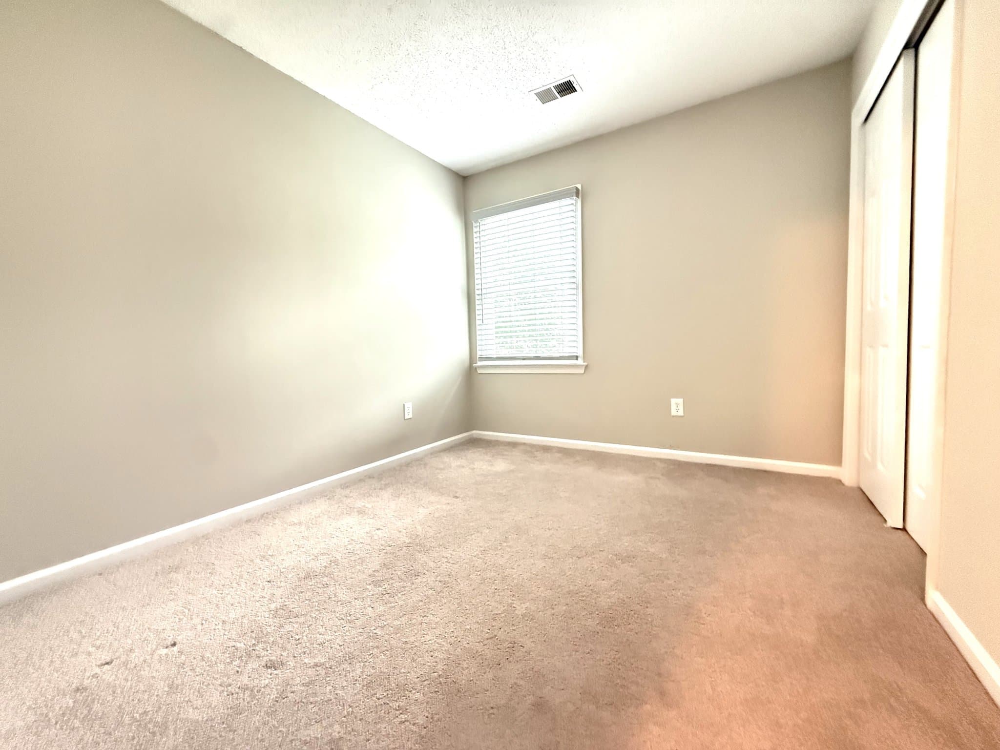 Virginia Beach House: 205 Dalebrook Dr