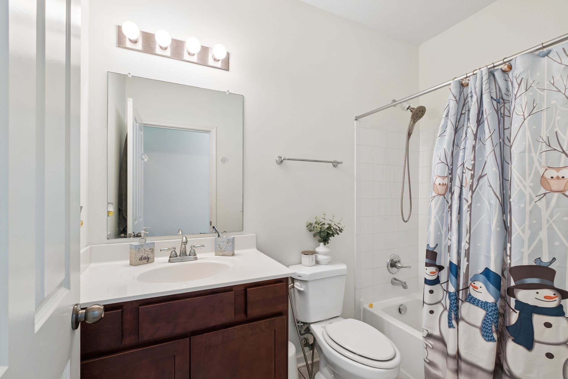Lewis Center Condo: 3796 Evelynton Ave