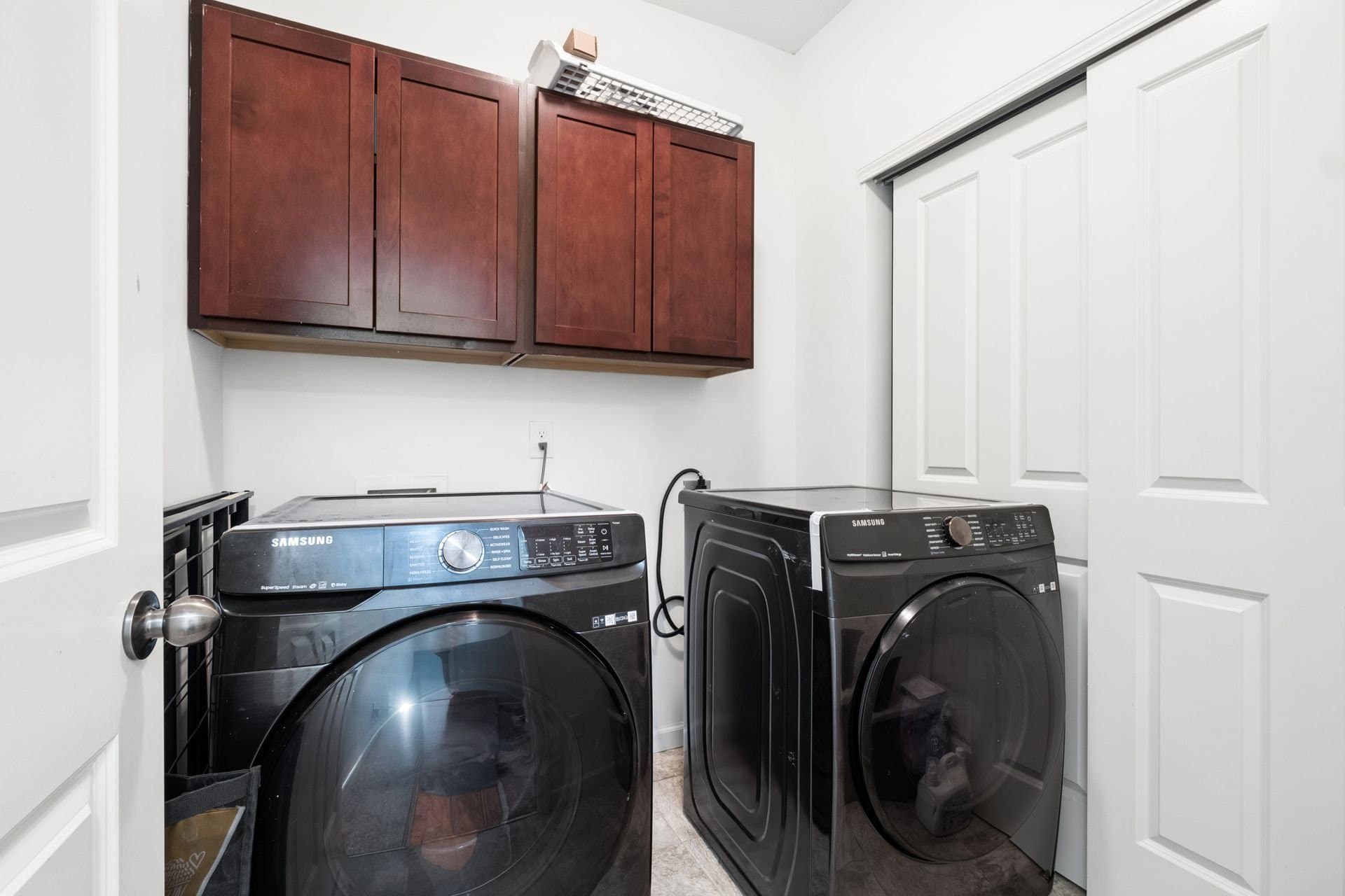 Lewis Center Condo: 3796 Evelynton Ave