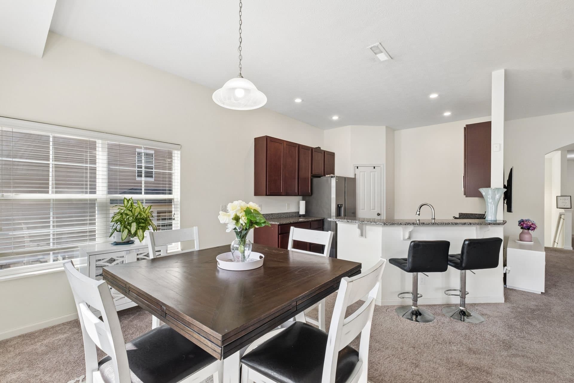 Lewis Center Condo: 3796 Evelynton Ave