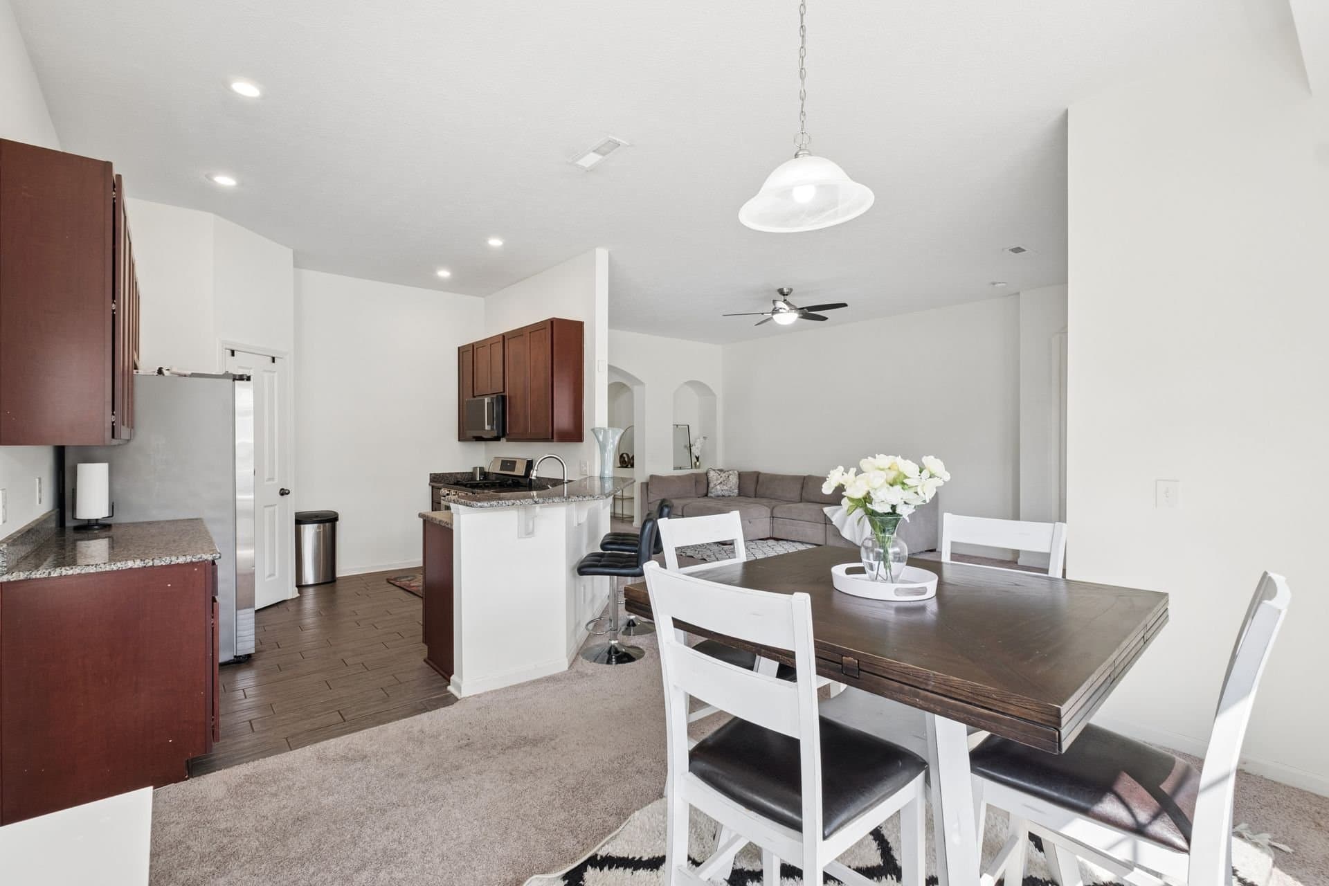 Lewis Center Condo: 3796 Evelynton Ave