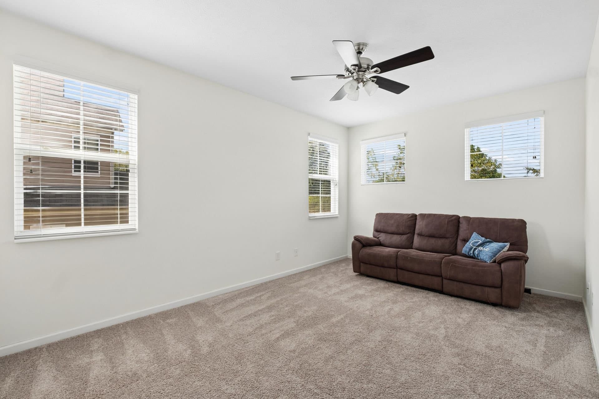Lewis Center Condo: 3796 Evelynton Ave