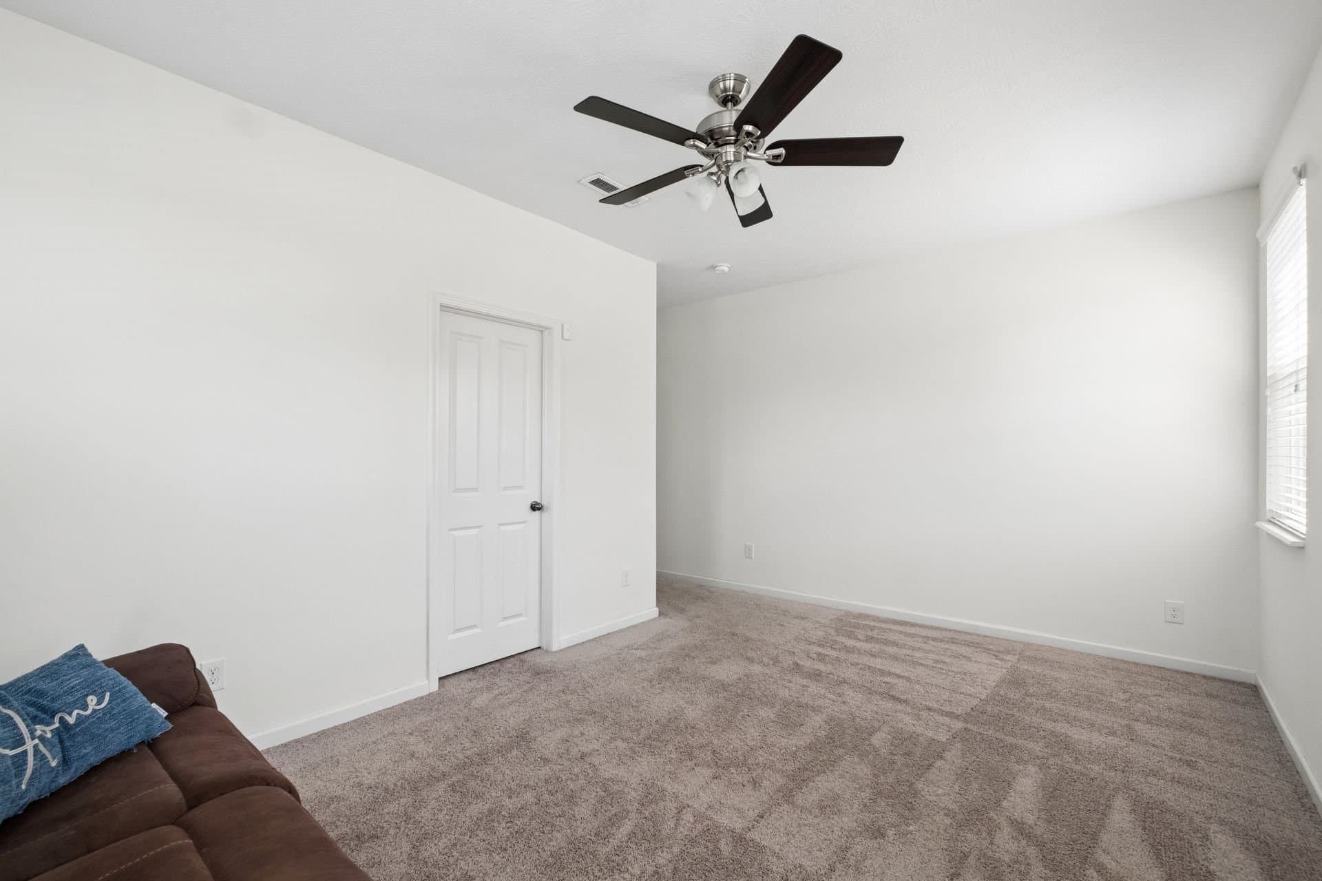 Lewis Center Condo: 3796 Evelynton Ave