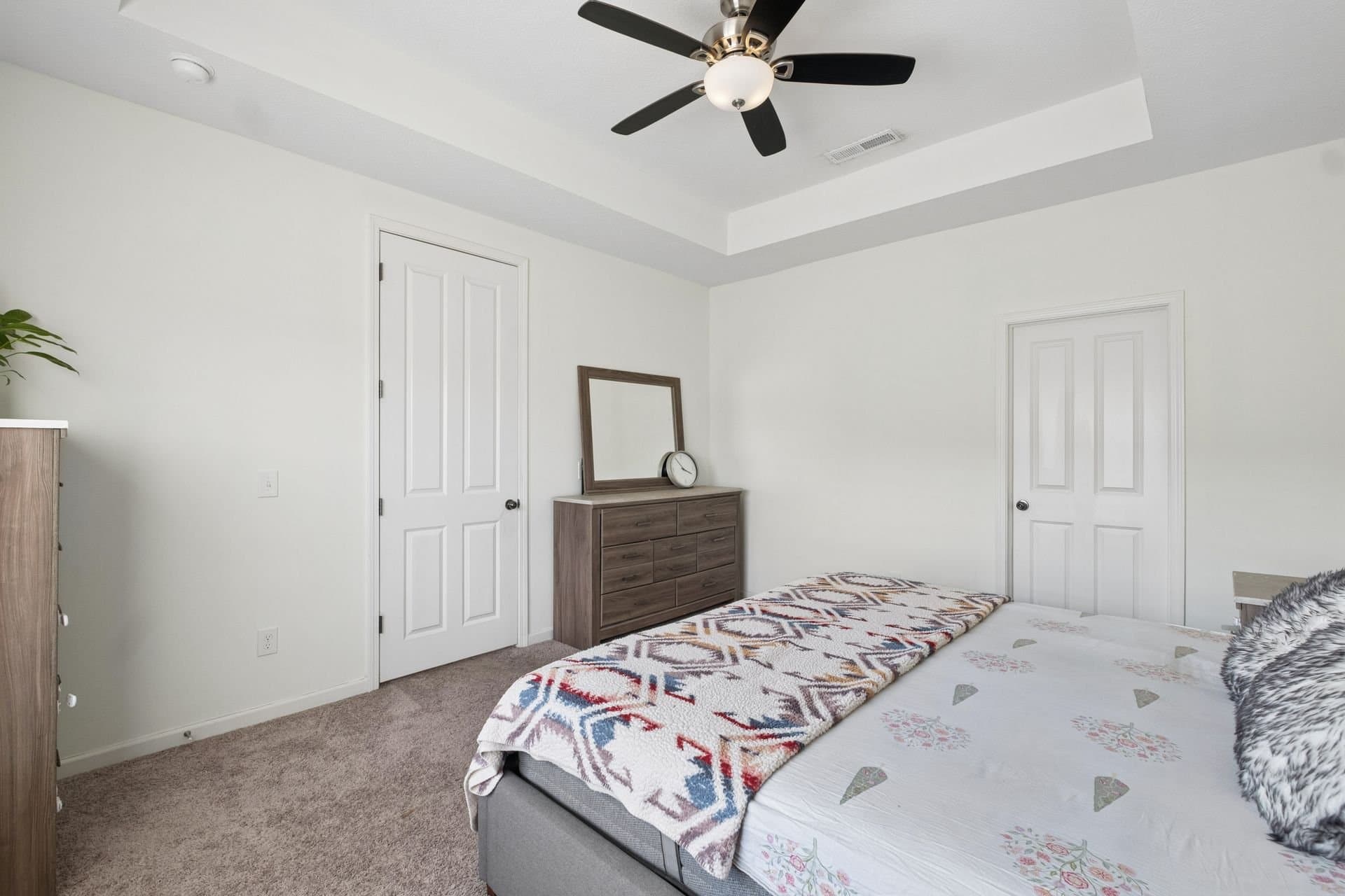 Lewis Center Condo: 3796 Evelynton Ave