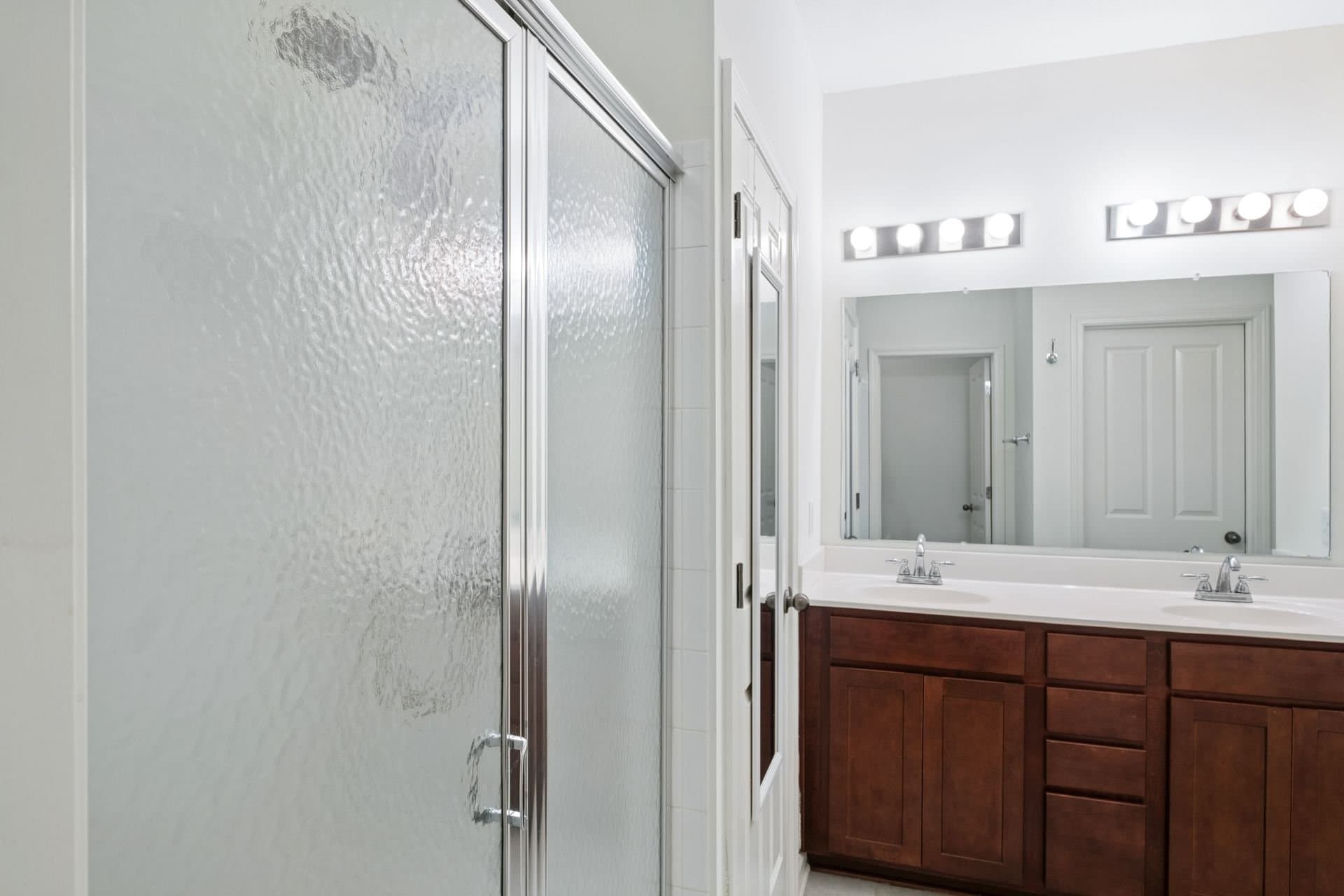 Lewis Center Condo: 3796 Evelynton Ave