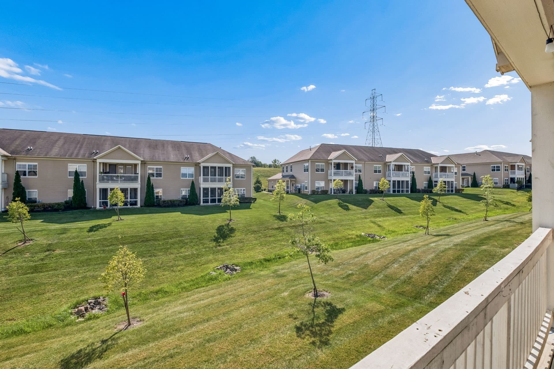 Lewis Center Condo: 3796 Evelynton Ave
