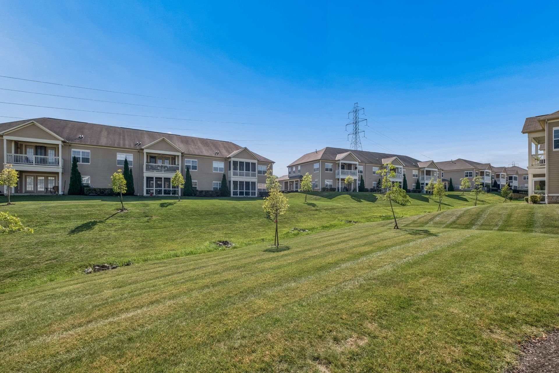 Lewis Center Condo: 3796 Evelynton Ave