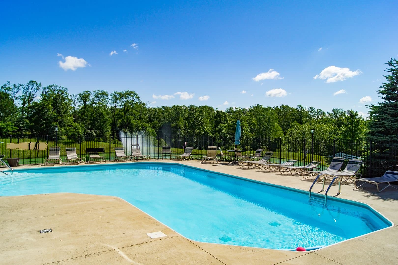 Lewis Center Condo: 3796 Evelynton Ave