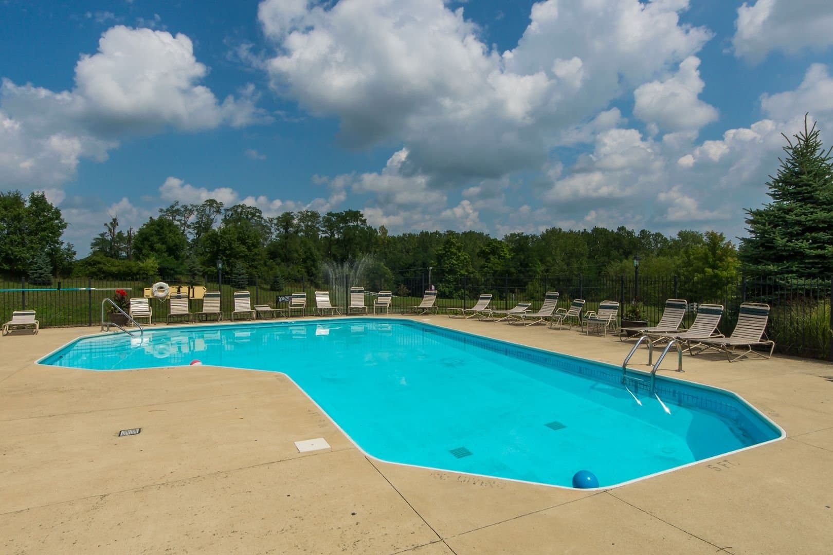 Lewis Center Condo: 3796 Evelynton Ave
