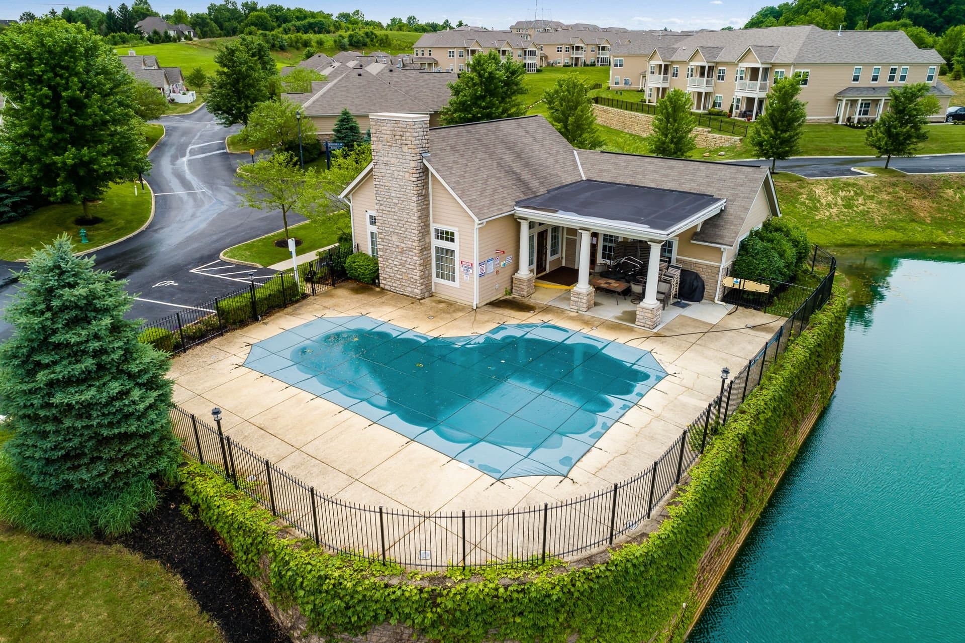 Lewis Center Condo: 3796 Evelynton Ave