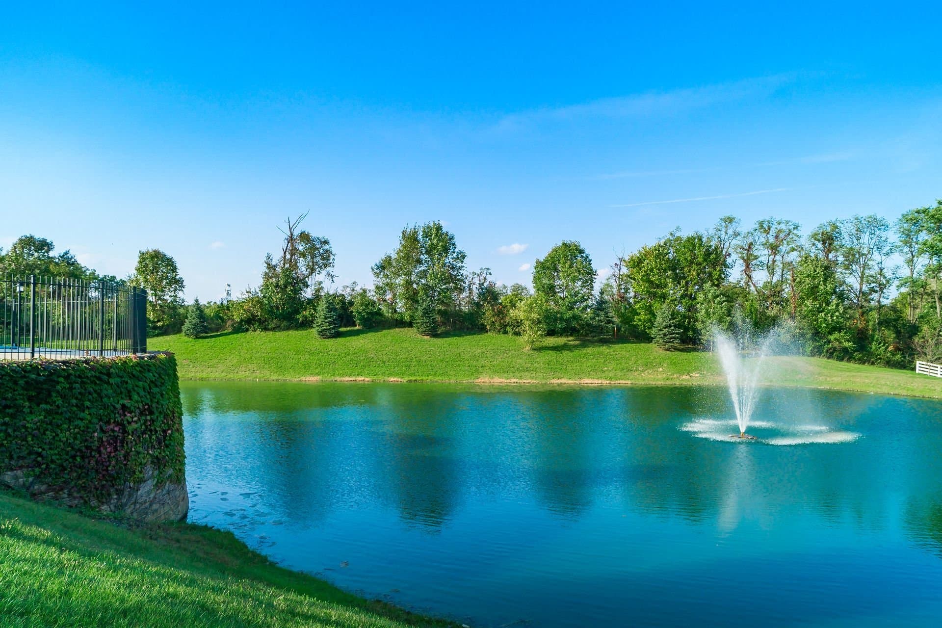 Lewis Center Condo: 3796 Evelynton Ave