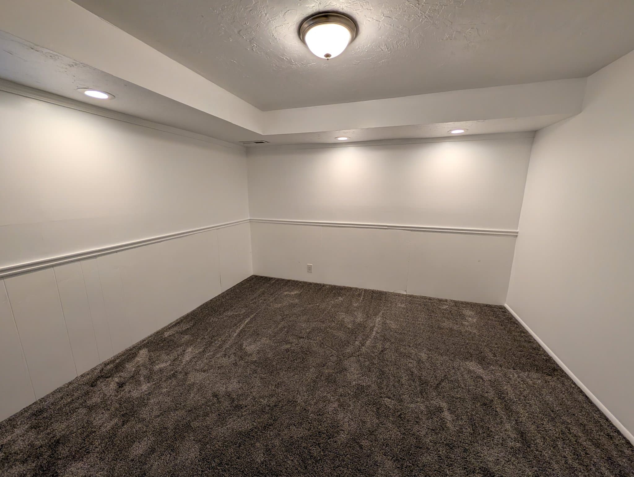 Centerville House: 1359 N 400 E
