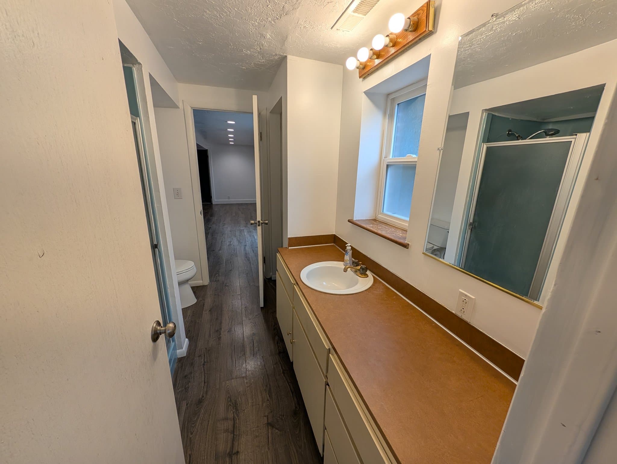 Centerville House: 1359 N 400 E
