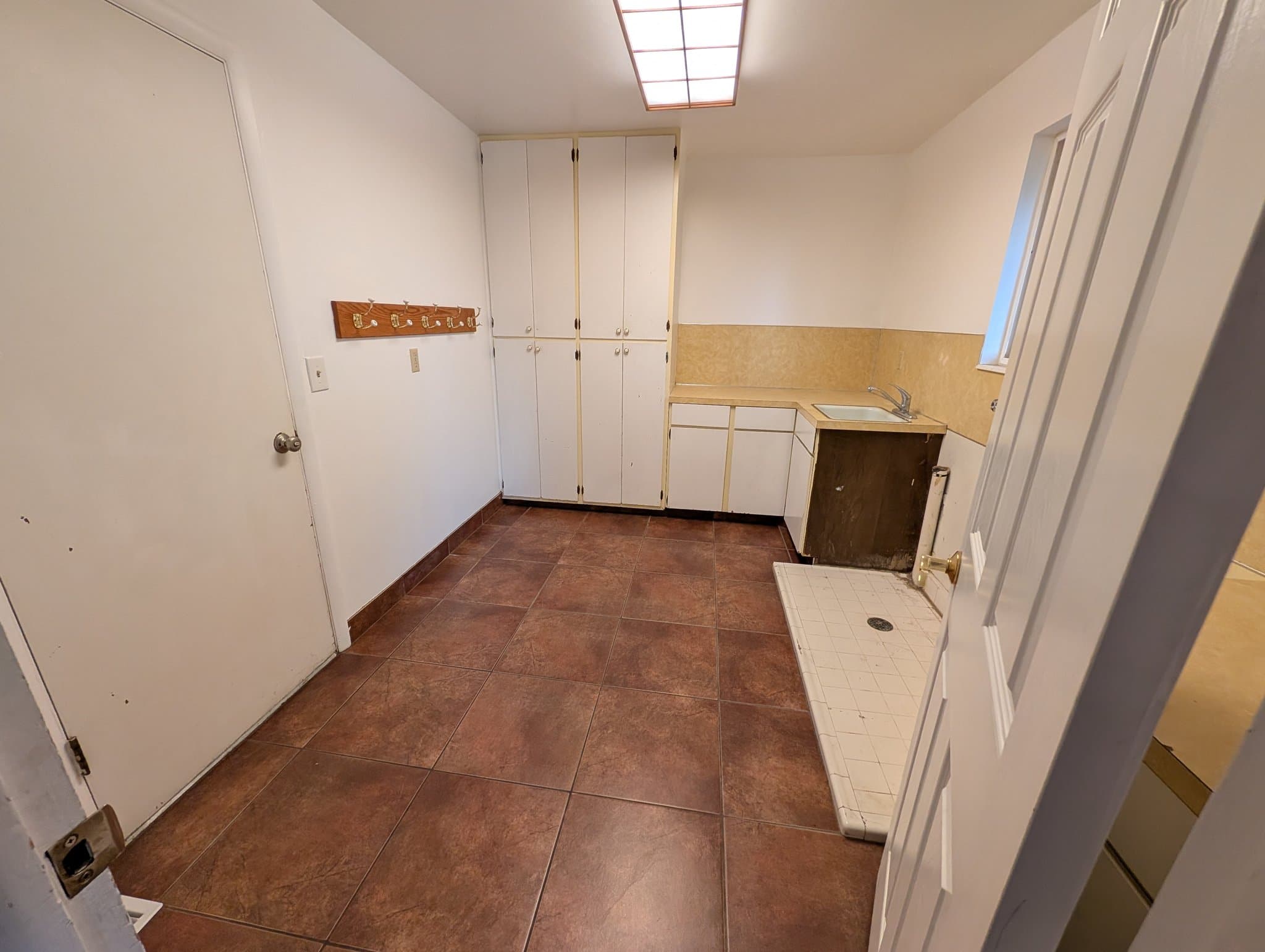 Centerville House: 1359 N 400 E