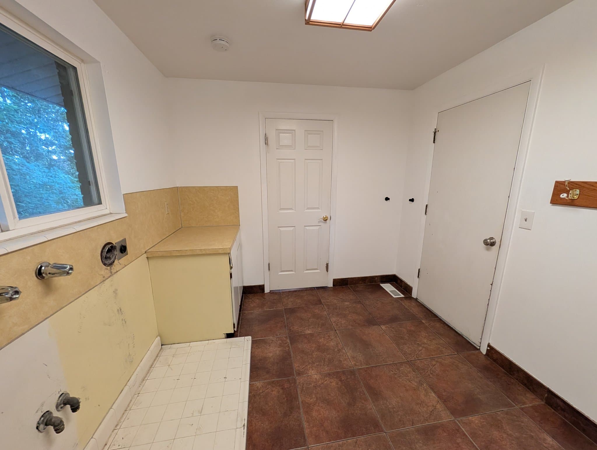 Centerville House: 1359 N 400 E