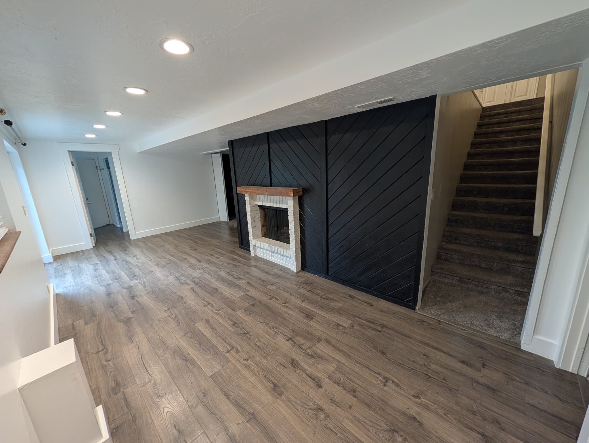 Centerville House: 1359 N 400 E