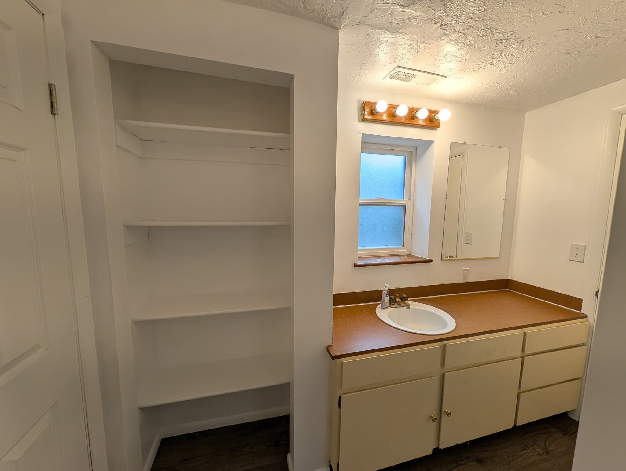 Centerville House: 1359 N 400 E