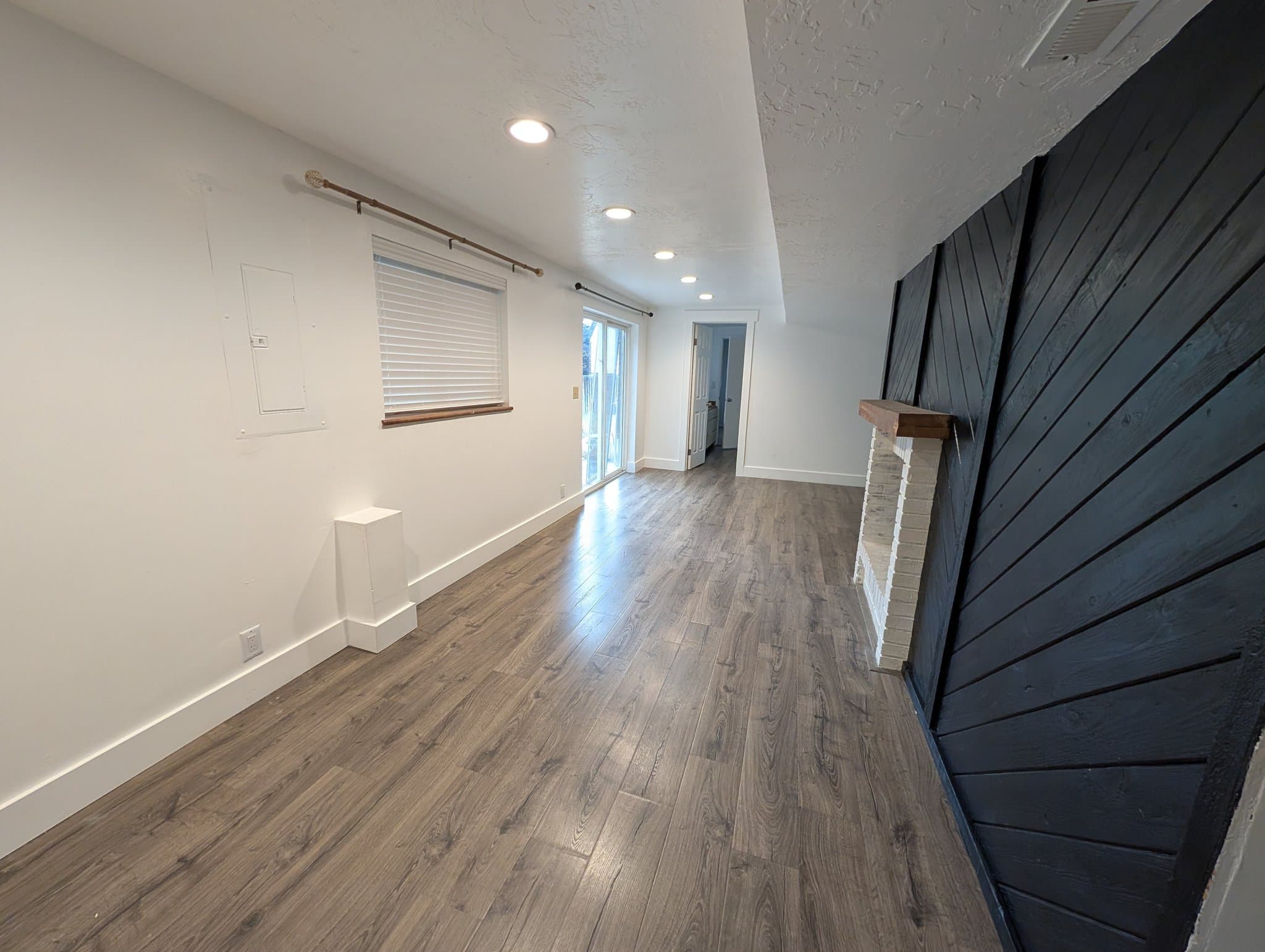 Centerville House: 1359 N 400 E