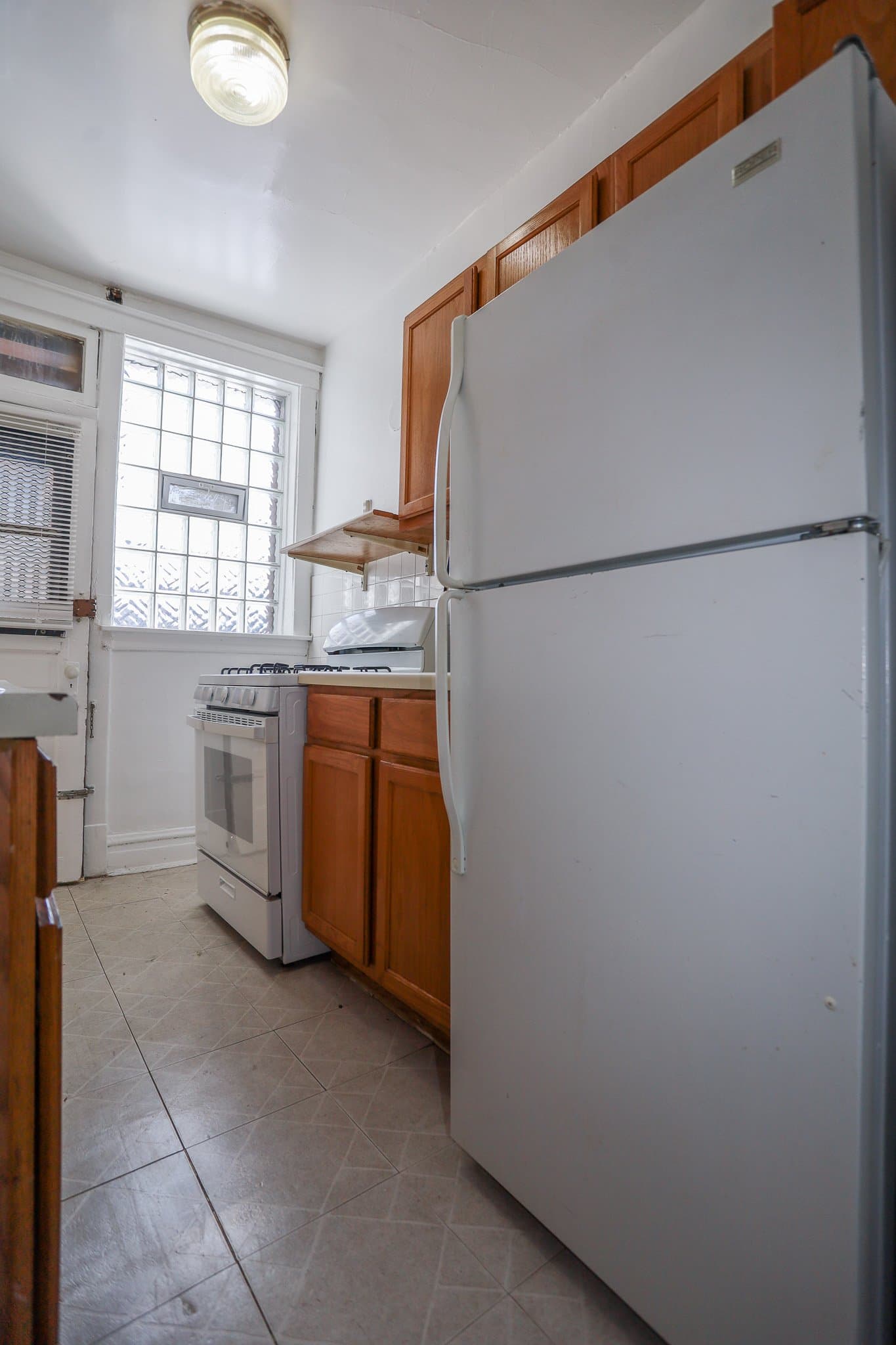 Chicago Apartment: 4441 N Damen Ave
