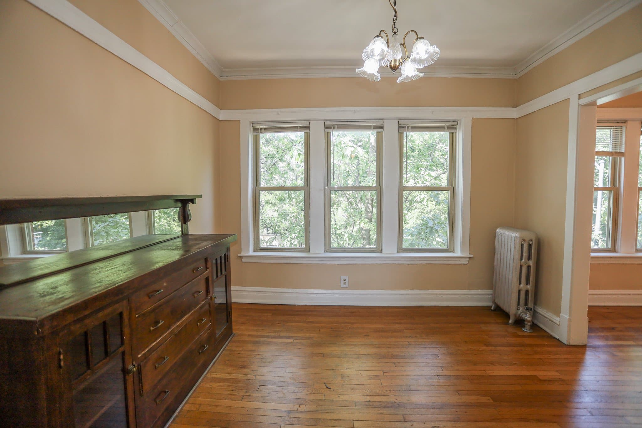 Chicago Apartment: 4441 N Damen Ave