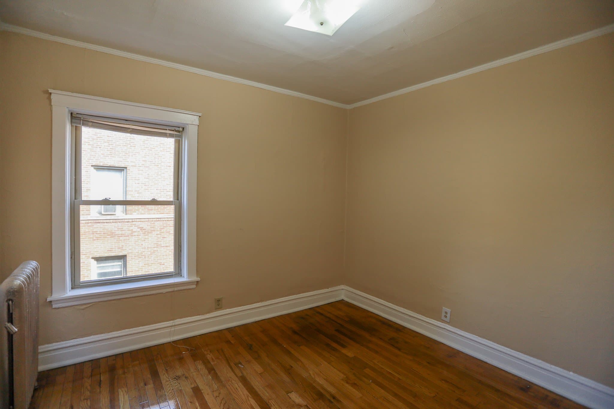 Chicago Apartment: 4441 N Damen Ave