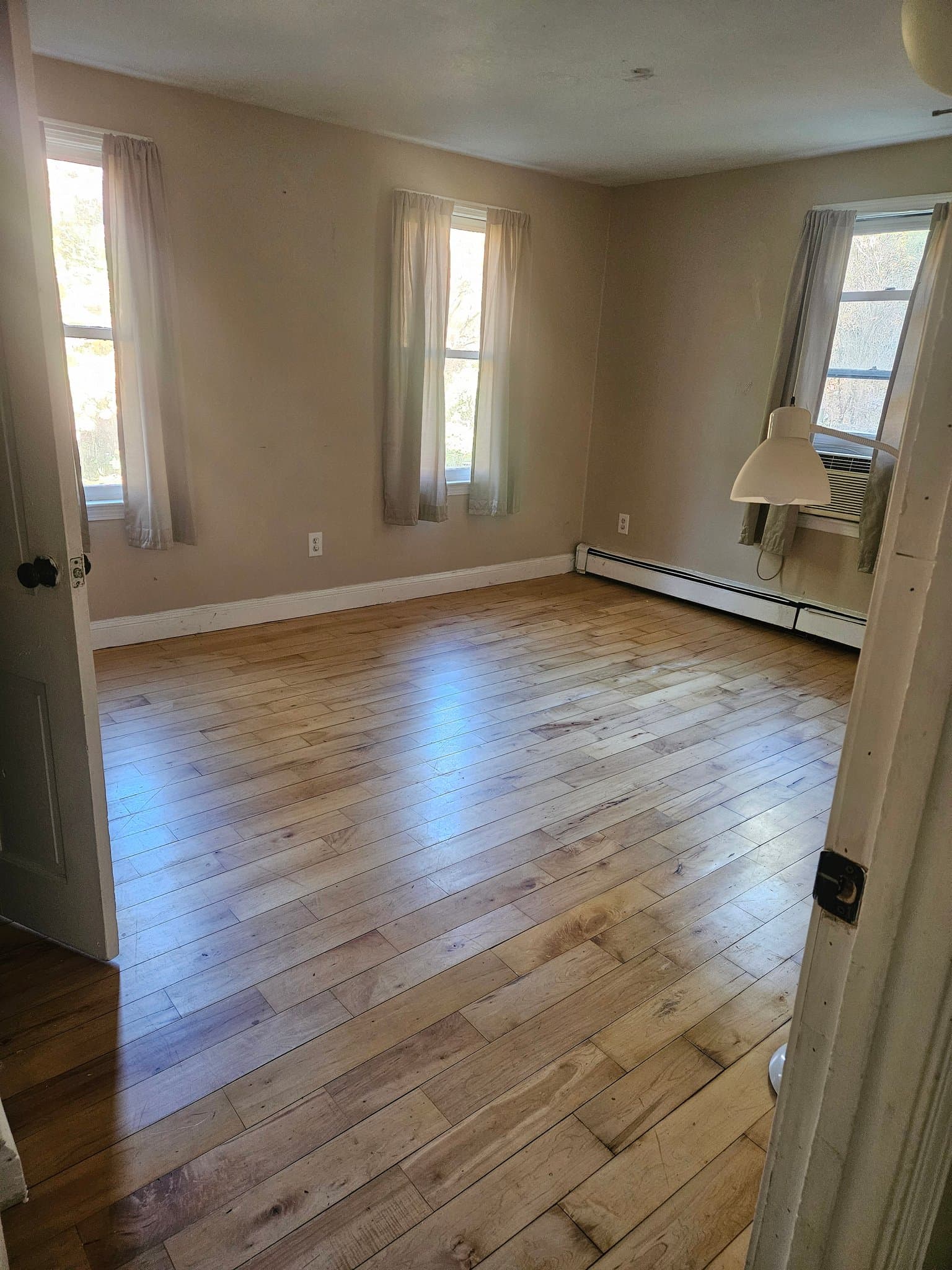 Sanford Single Room: 22 Mountainview Dr