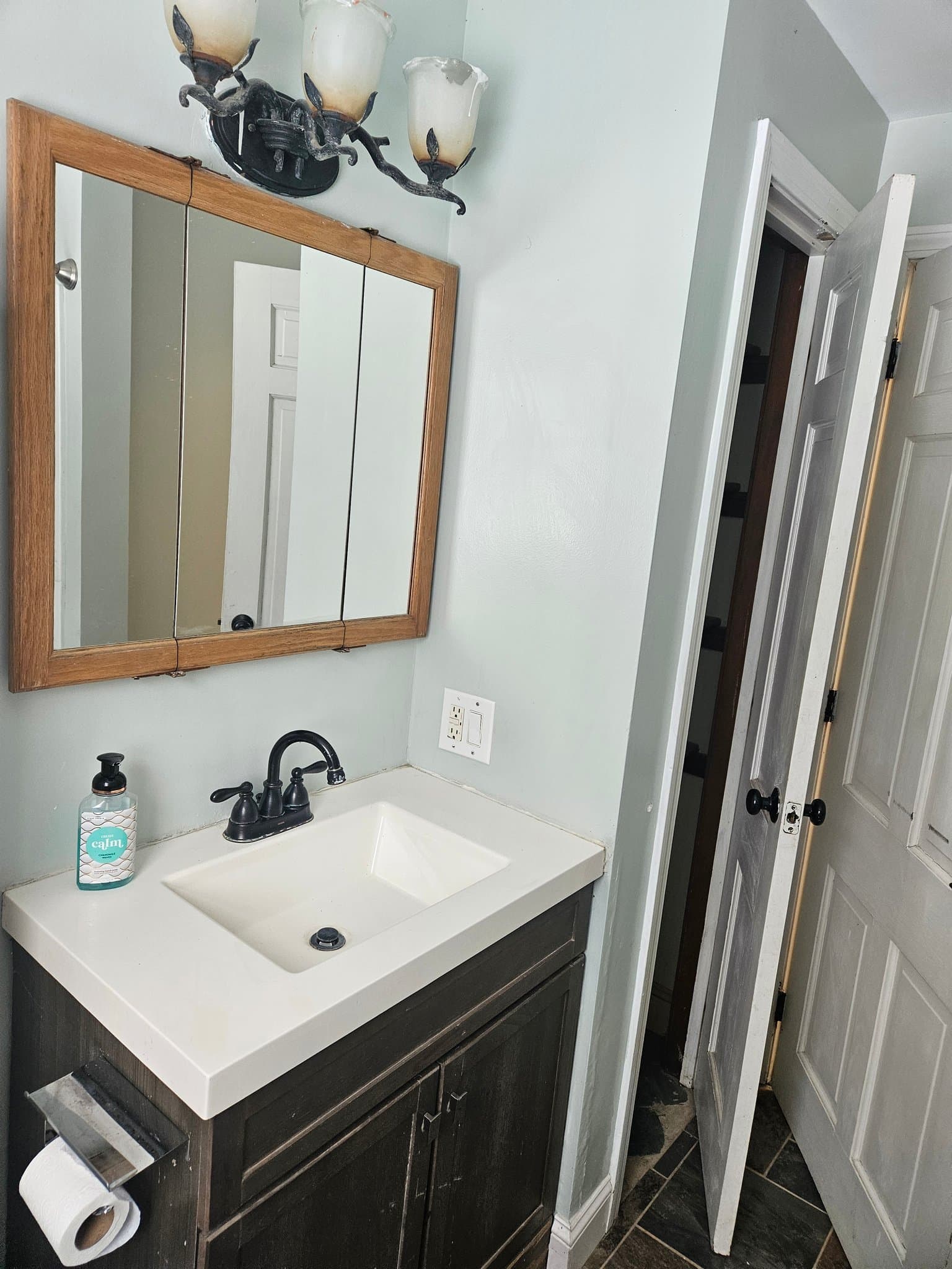 Sanford Single Room: 22 Mountainview Dr