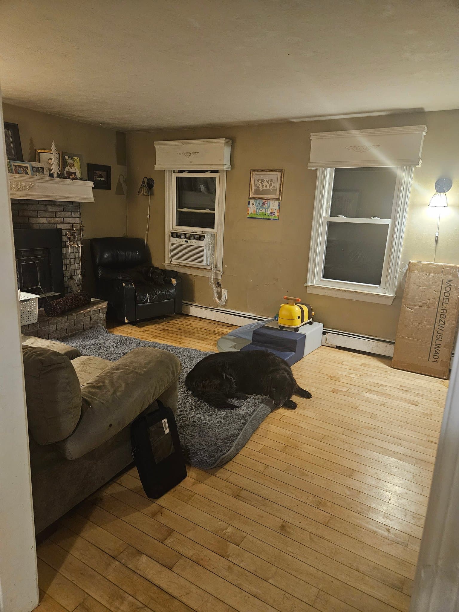 Sanford Single Room: 22 Mountainview Dr