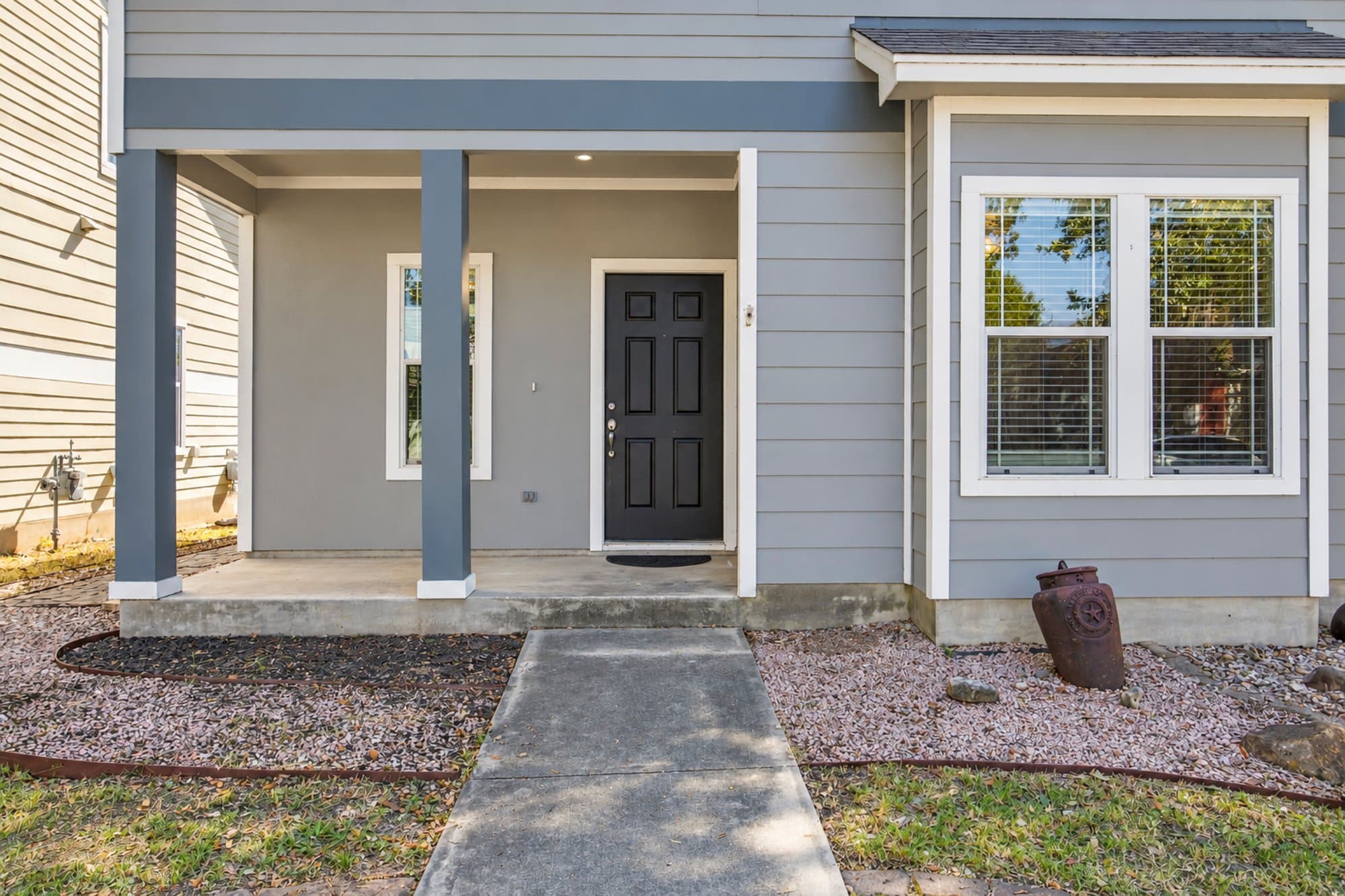 Kyle House: 279 Cleveland