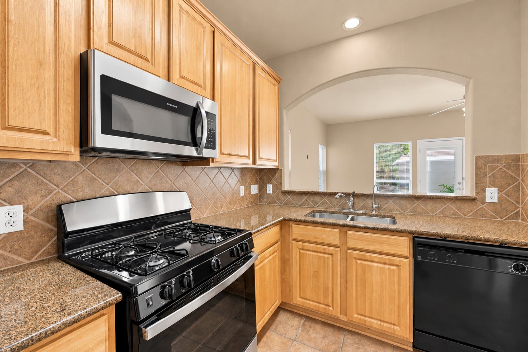 Kyle House: 279 Cleveland