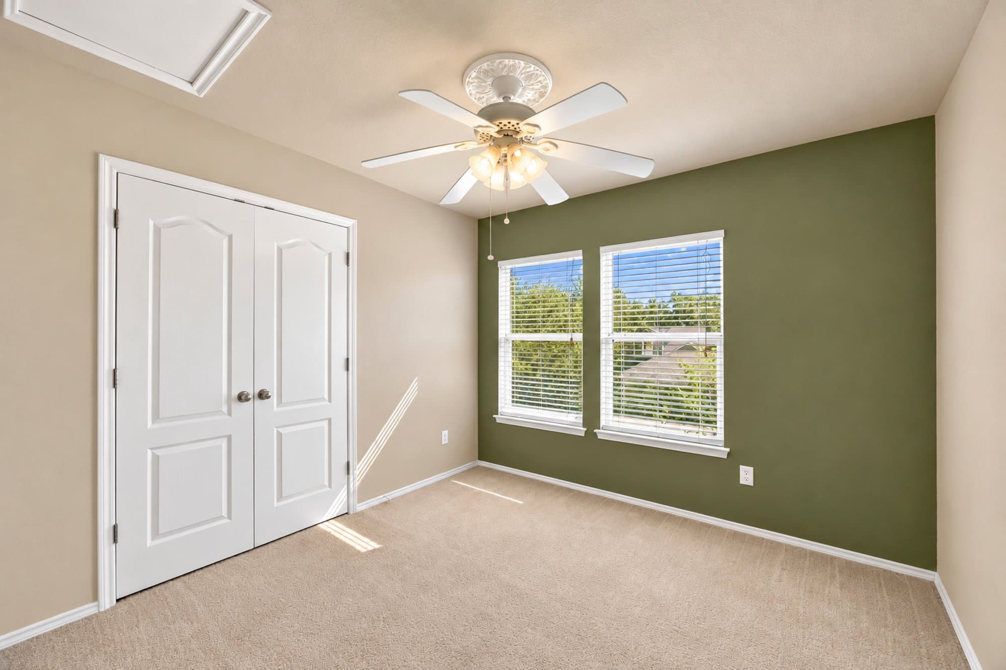 Kyle House: 279 Cleveland