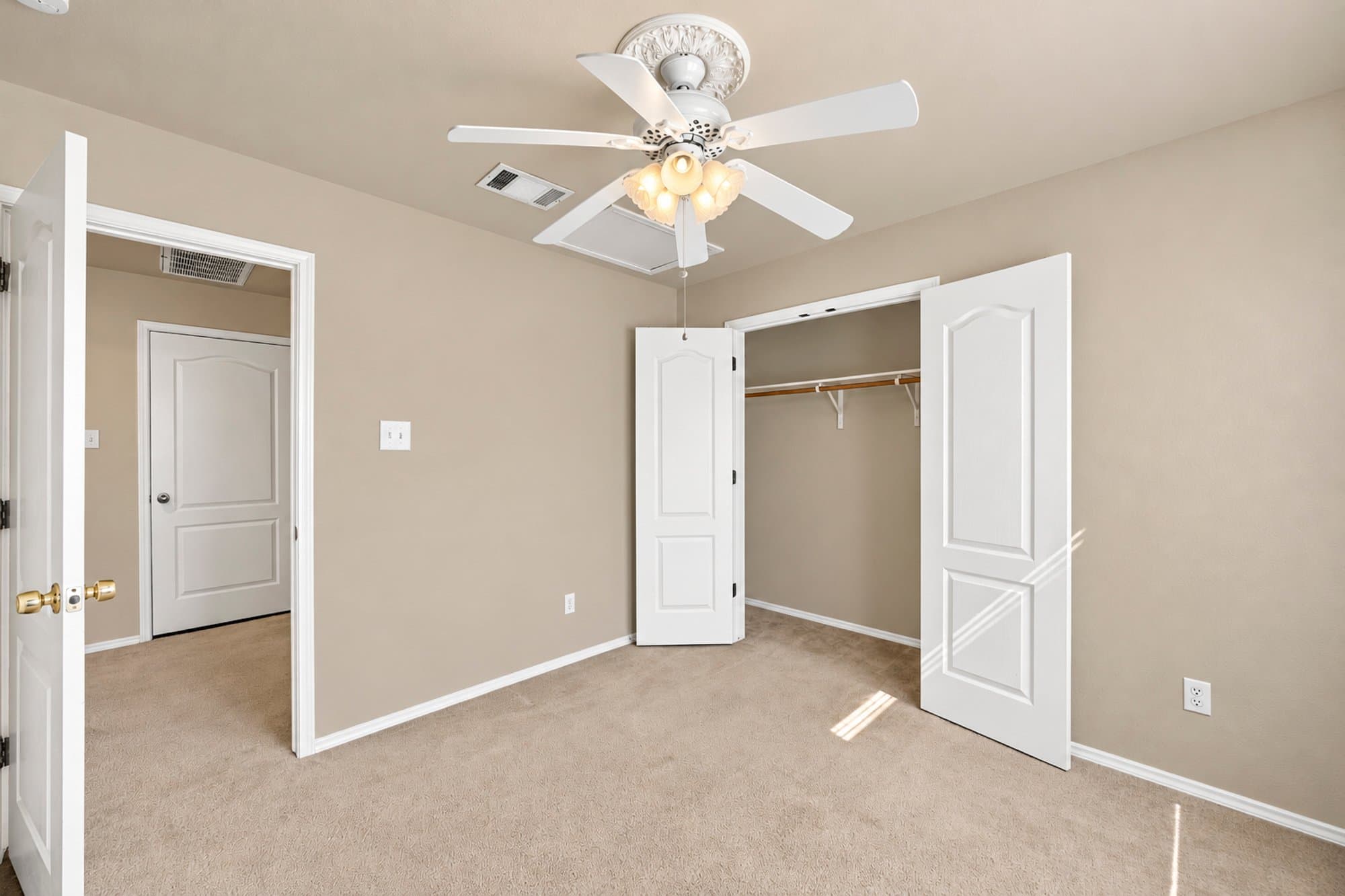 Kyle House: 279 Cleveland