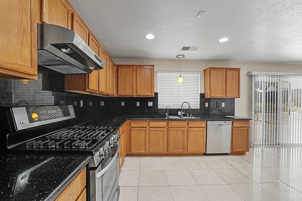 Antioch House: 4561 Temblor Way