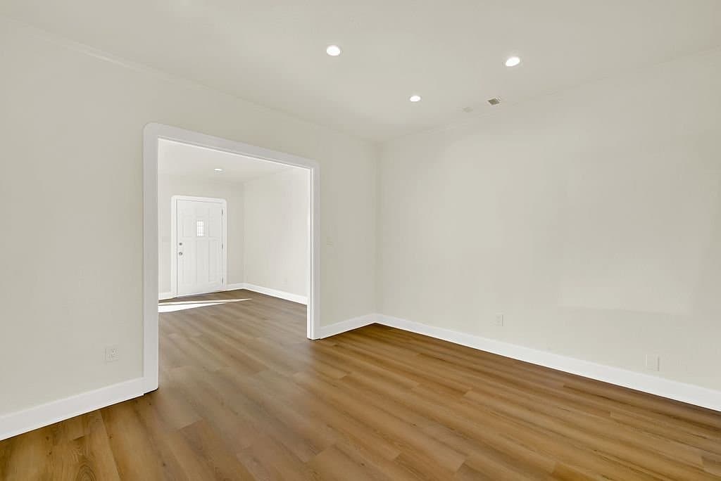 Vallejo House: 1444 Alabama St