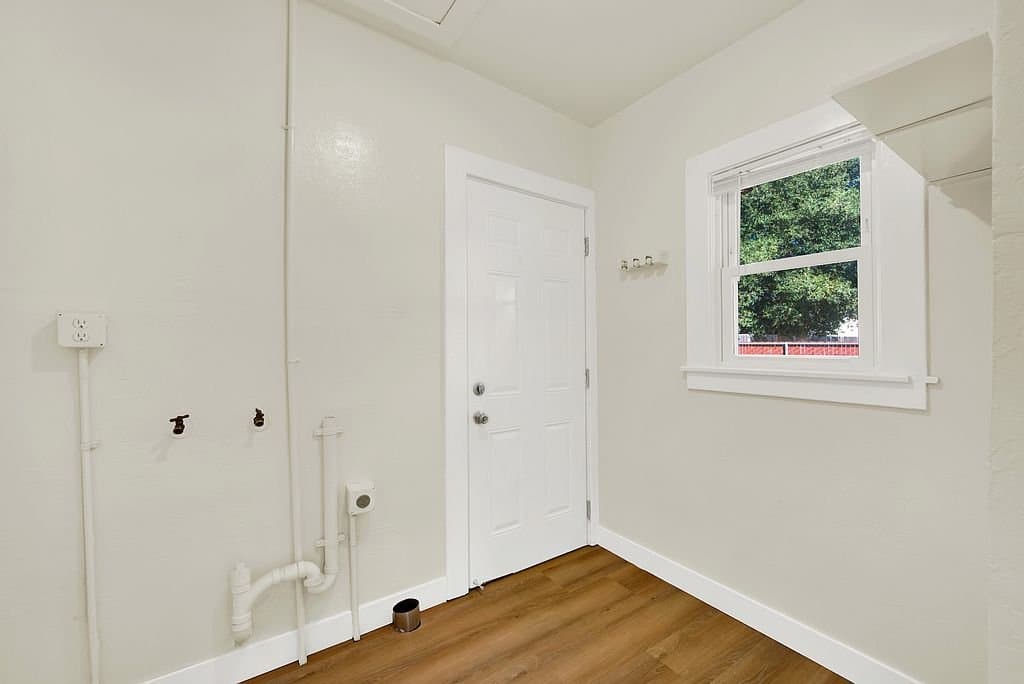 Vallejo House: 1444 Alabama St