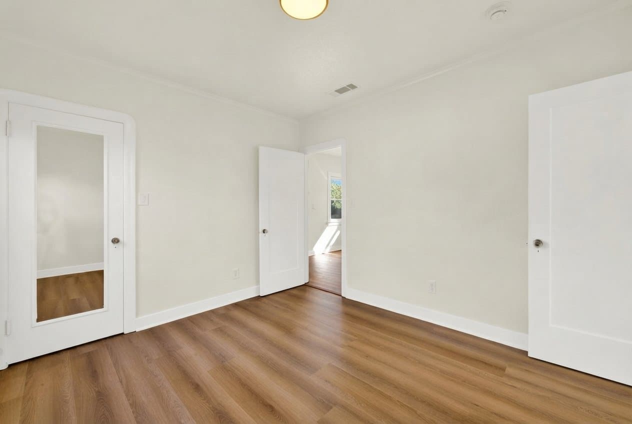 Vallejo House: 1444 Alabama St